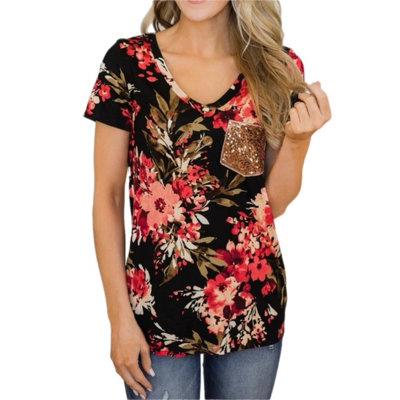 MEANT TO BE FLORAL‎ GLAM SEQUIN POCKET TOP- BLACK - Picture 1 of 11
